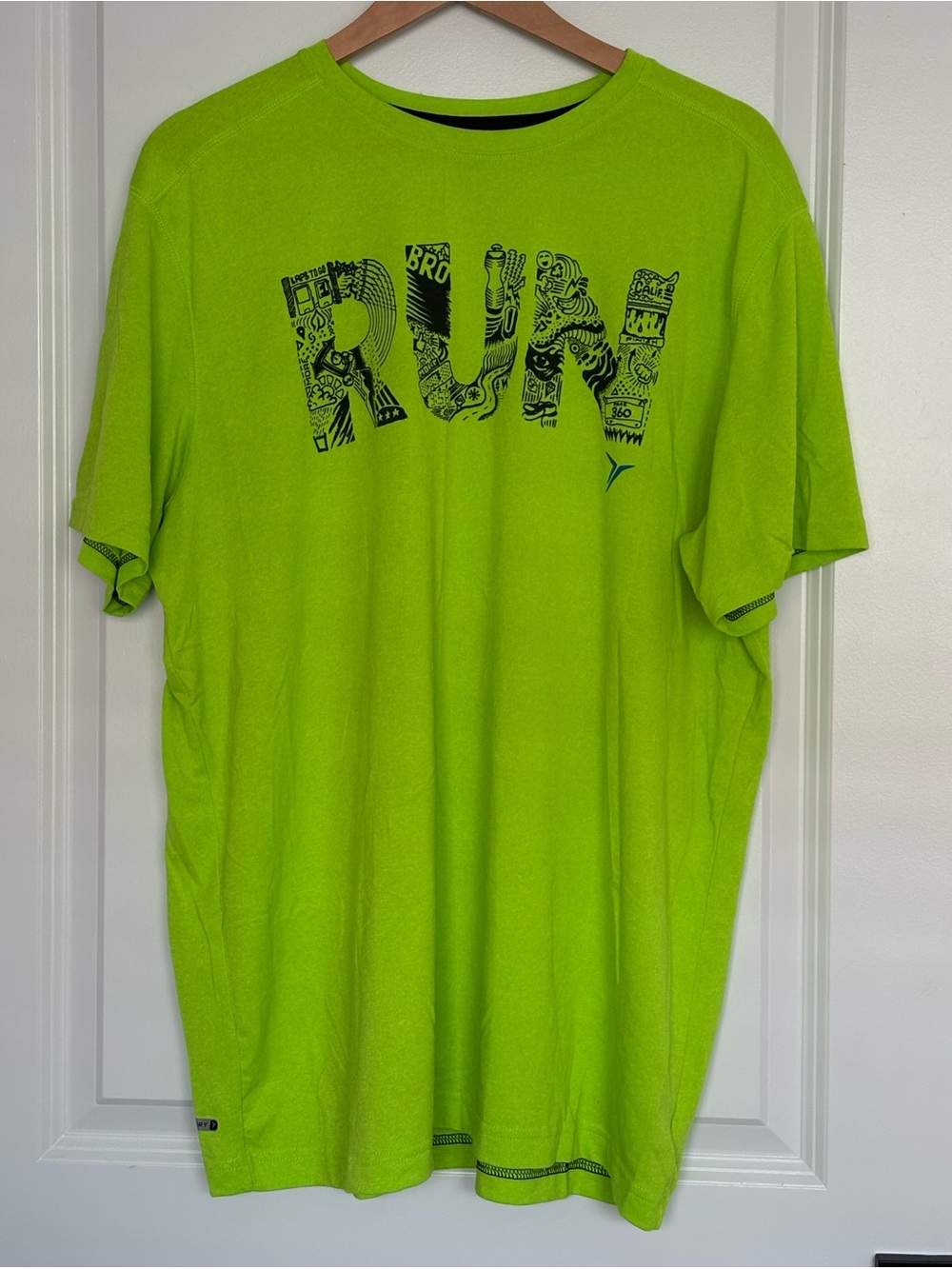 Old Navy Performance Athletics Short Sleeve Men’s Tee Size XL